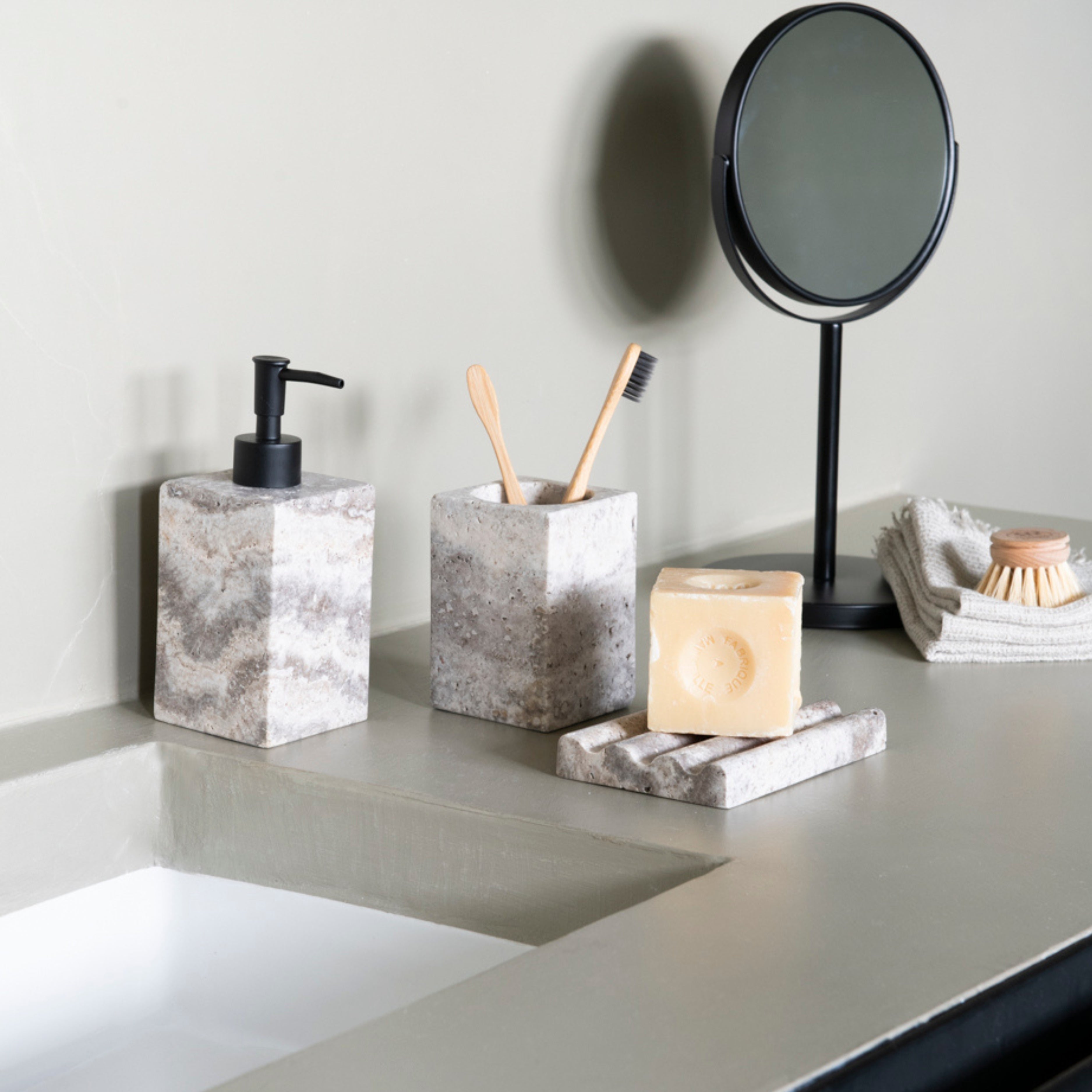 andrea-house-zahnb-rstenhalter-marmor-grau image 2