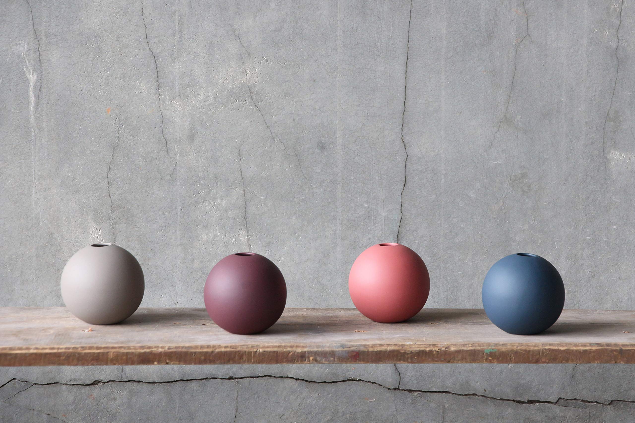 cooee-design-ball-vase-mud-8-cm-porzellan-matt image 4