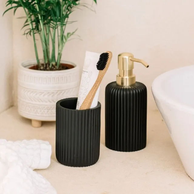 andrea-house-ba-o-zahnb-rstenhalter-schwarz-resin-becher image 1