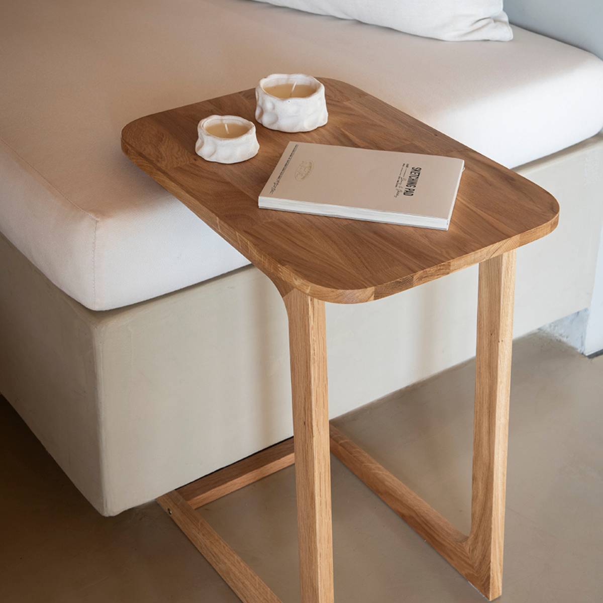 andrea-house-mueble-beistelltisch-eiche-modern-sofa image 3