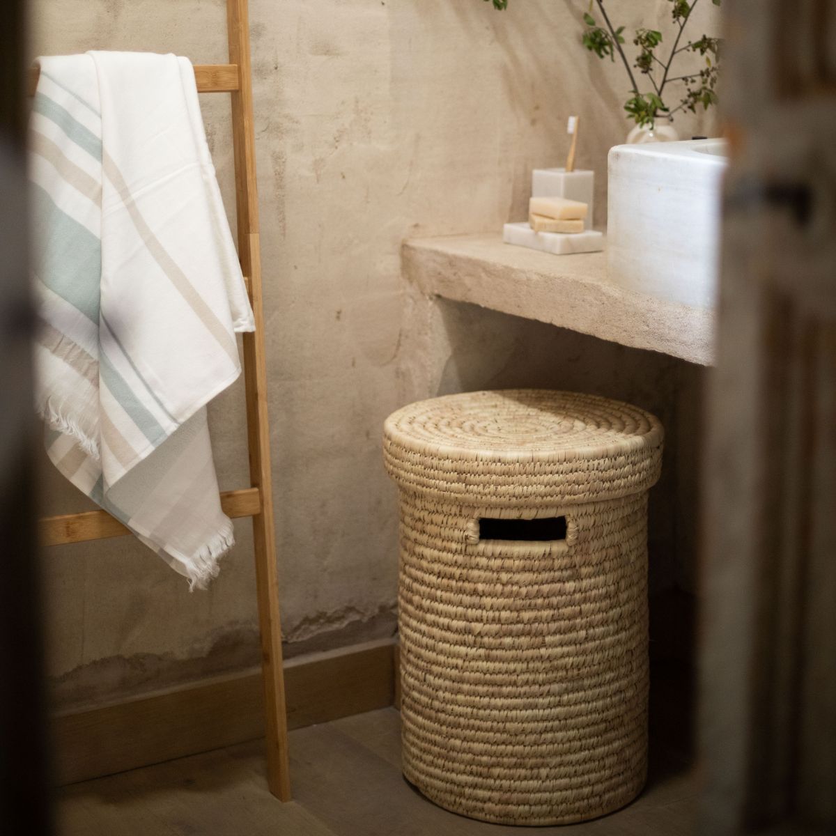 andrea-house-dekoleiter-beige-bambus-nordisch-handtuchleiter image 3