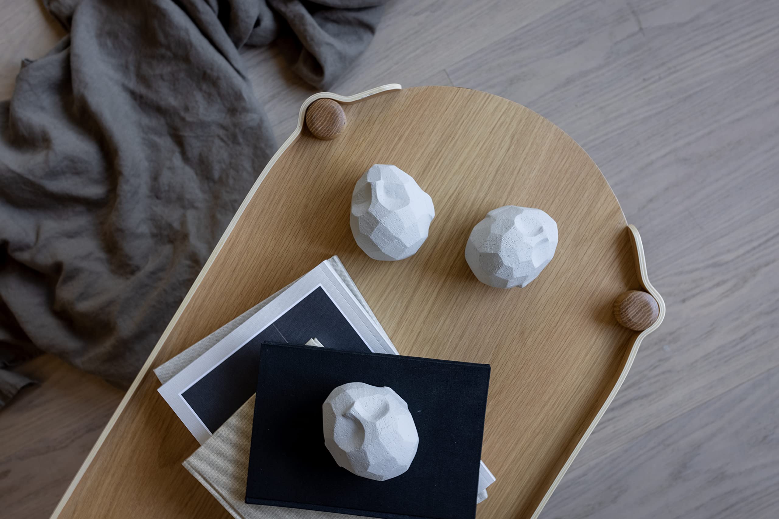 cooee-design-pebble-head-skulptur-limestone-kopf image 2