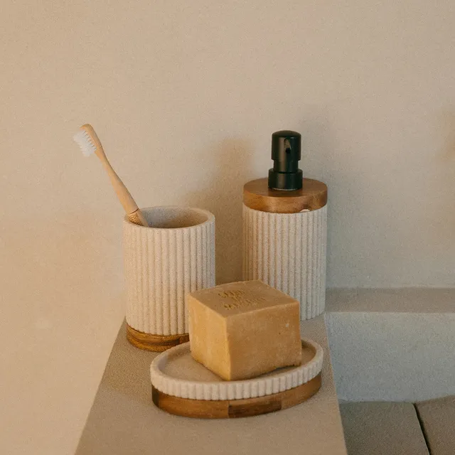 andrea-house-ba-o-seifenspender-holz-resin-beige-2 image 1