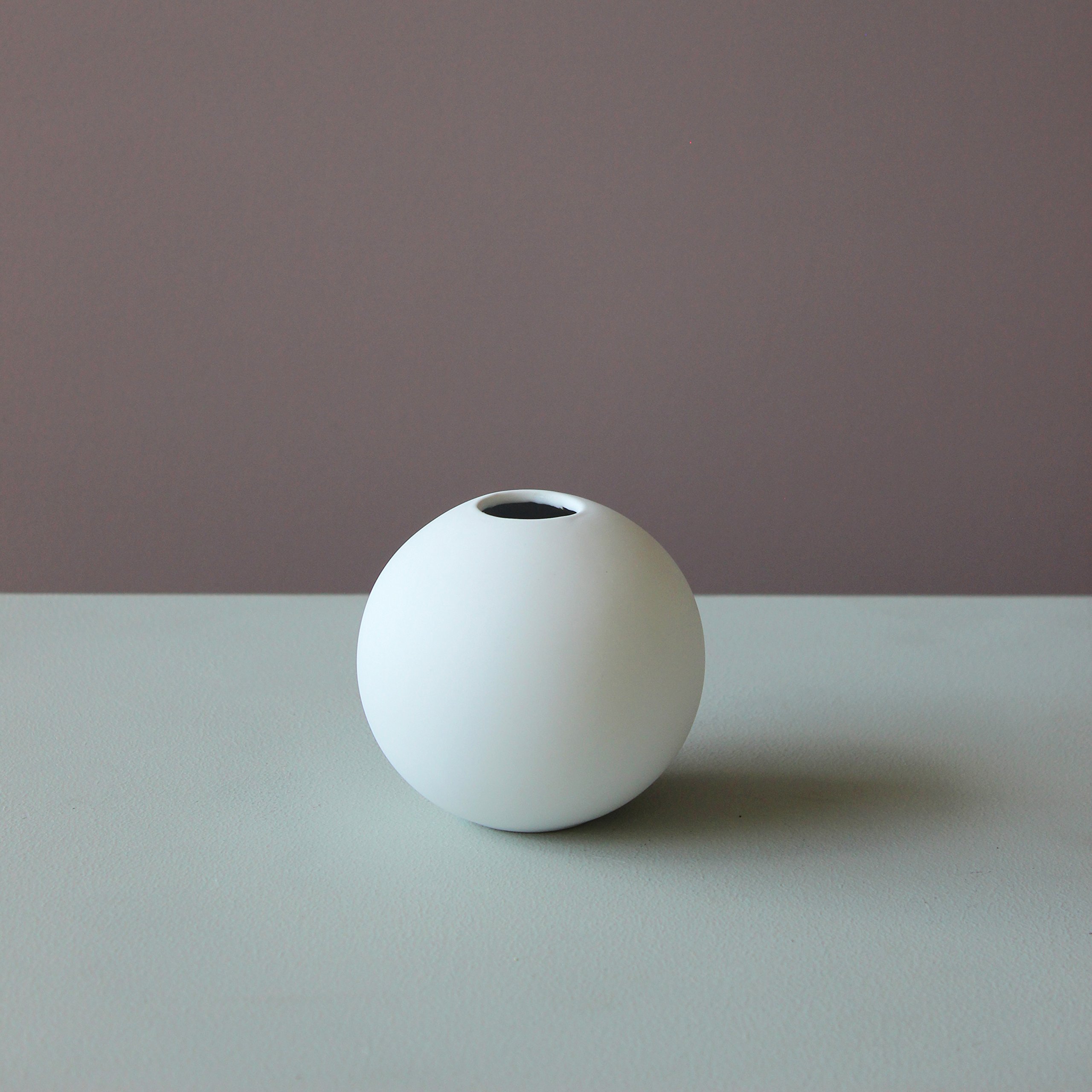 cooee-design-ball-vase-keramikvase-wei-10-cm-matt image 2