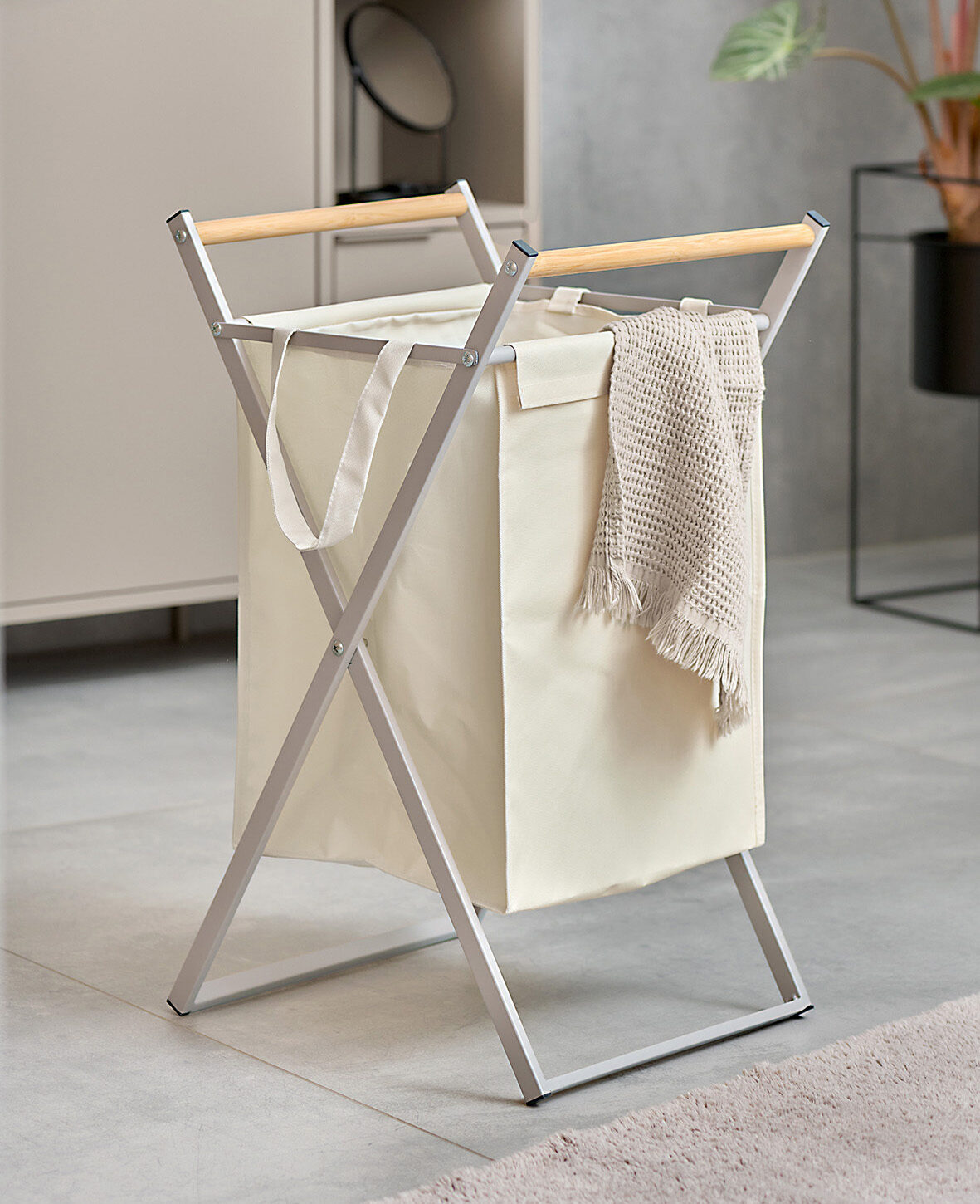 zeller-present-home-living-w-schesammler-greige-faltbar image 6