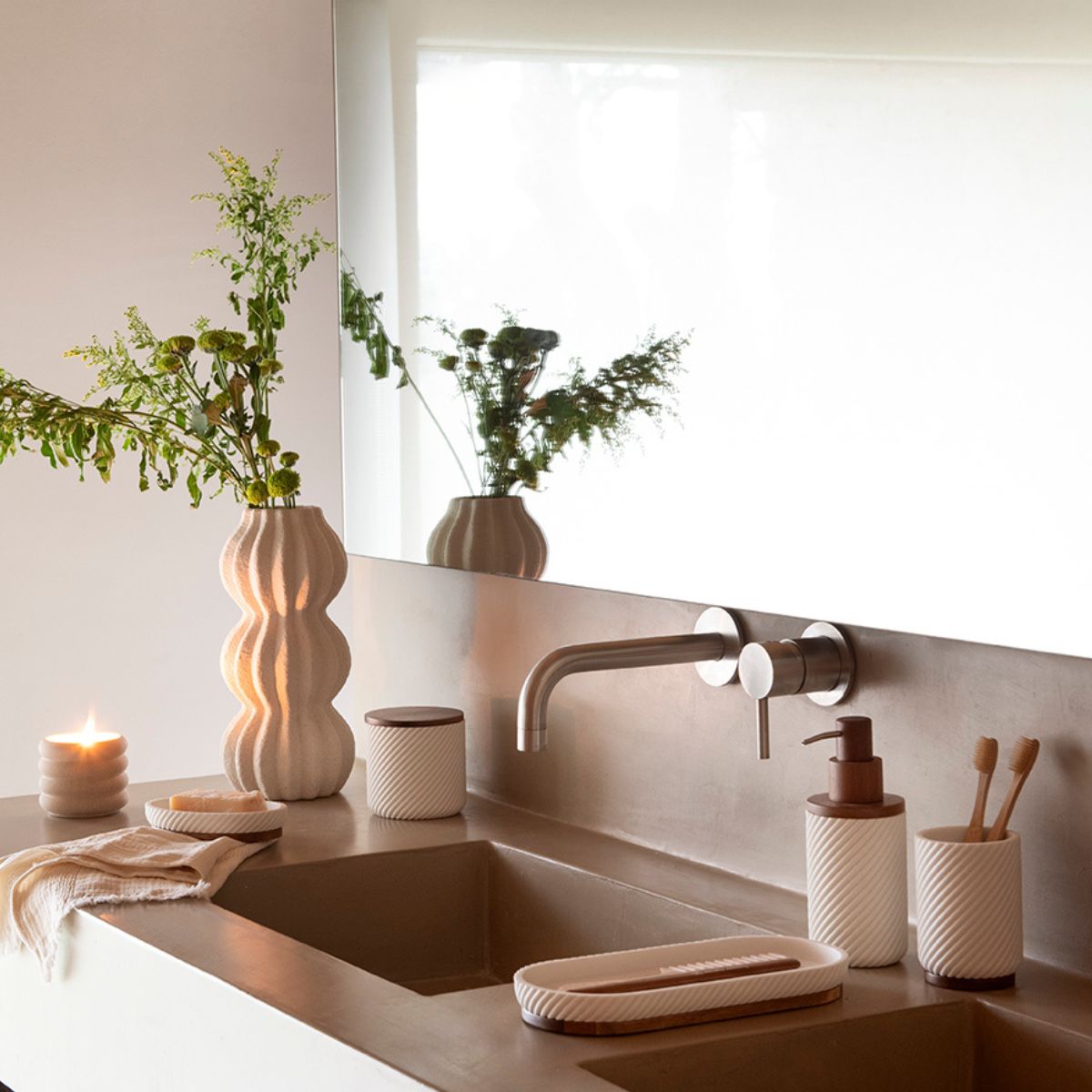 andrea-house-ba-o-zahnb-rstenhalter-polyresin-akazienholz image 2