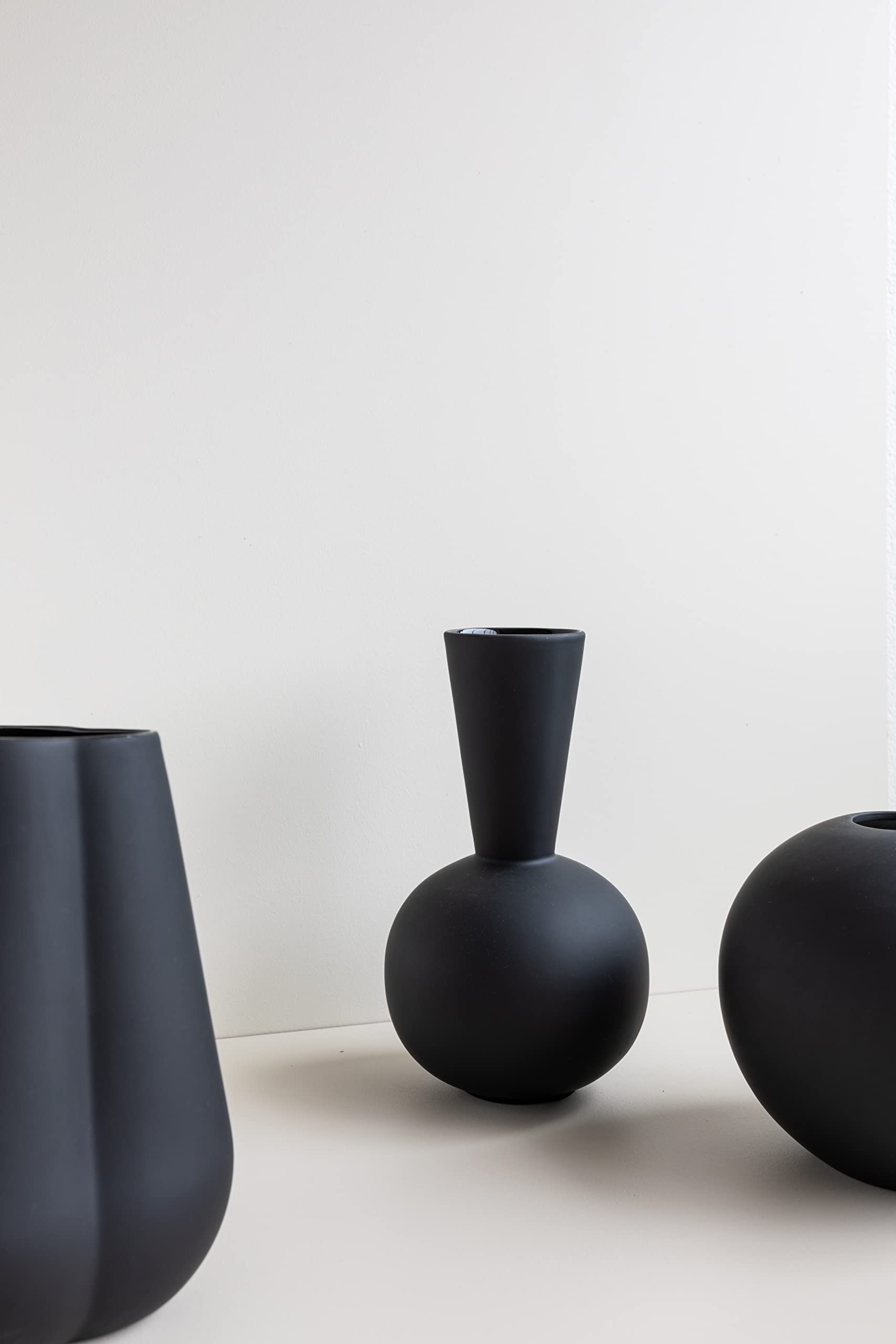 cooee-design-trumpet-vase-keramikvase-schwarz-30-cm image 3