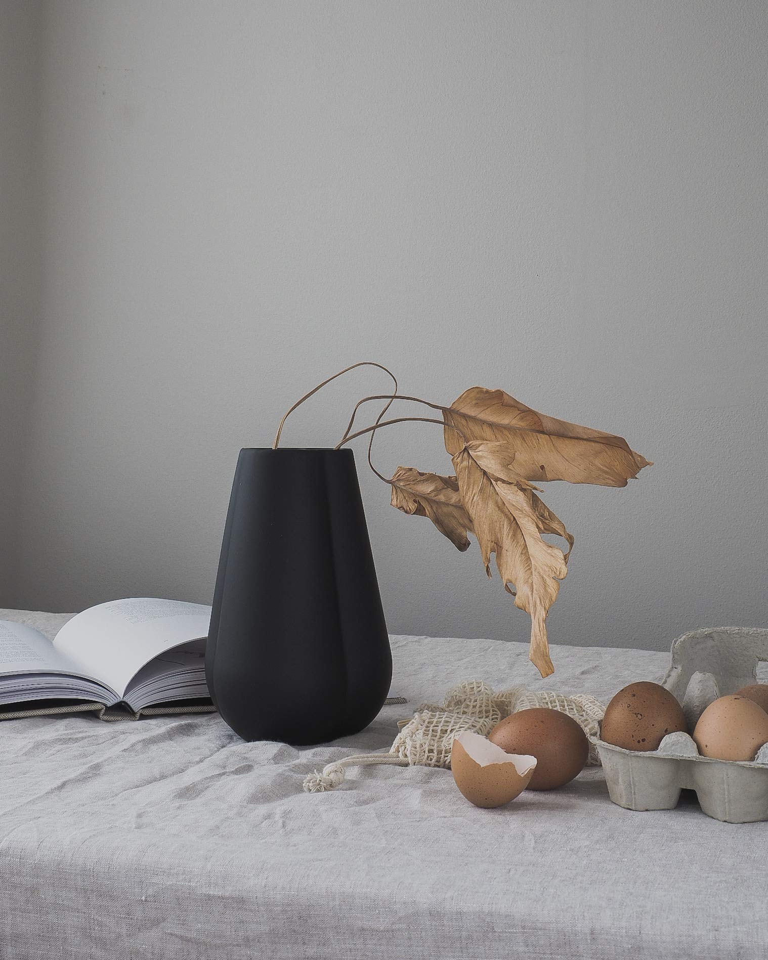 cooee-design-clover-18-cm-vase-keramik-schwarz-matt image 4