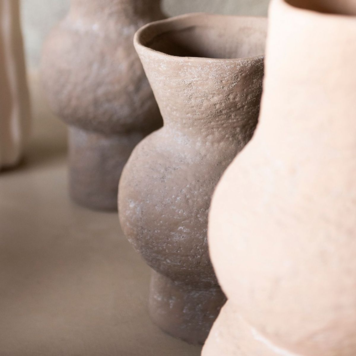 andrea-house-lira-vase-braun-26-cm-steinzeug-matt image 3