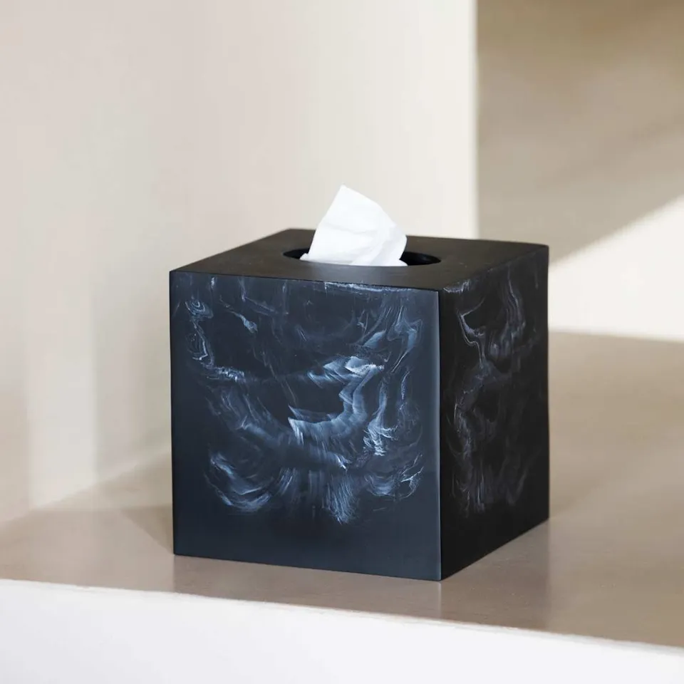 andrea-house-taschentuchbox-schwarz-eckig-poliresin image 1