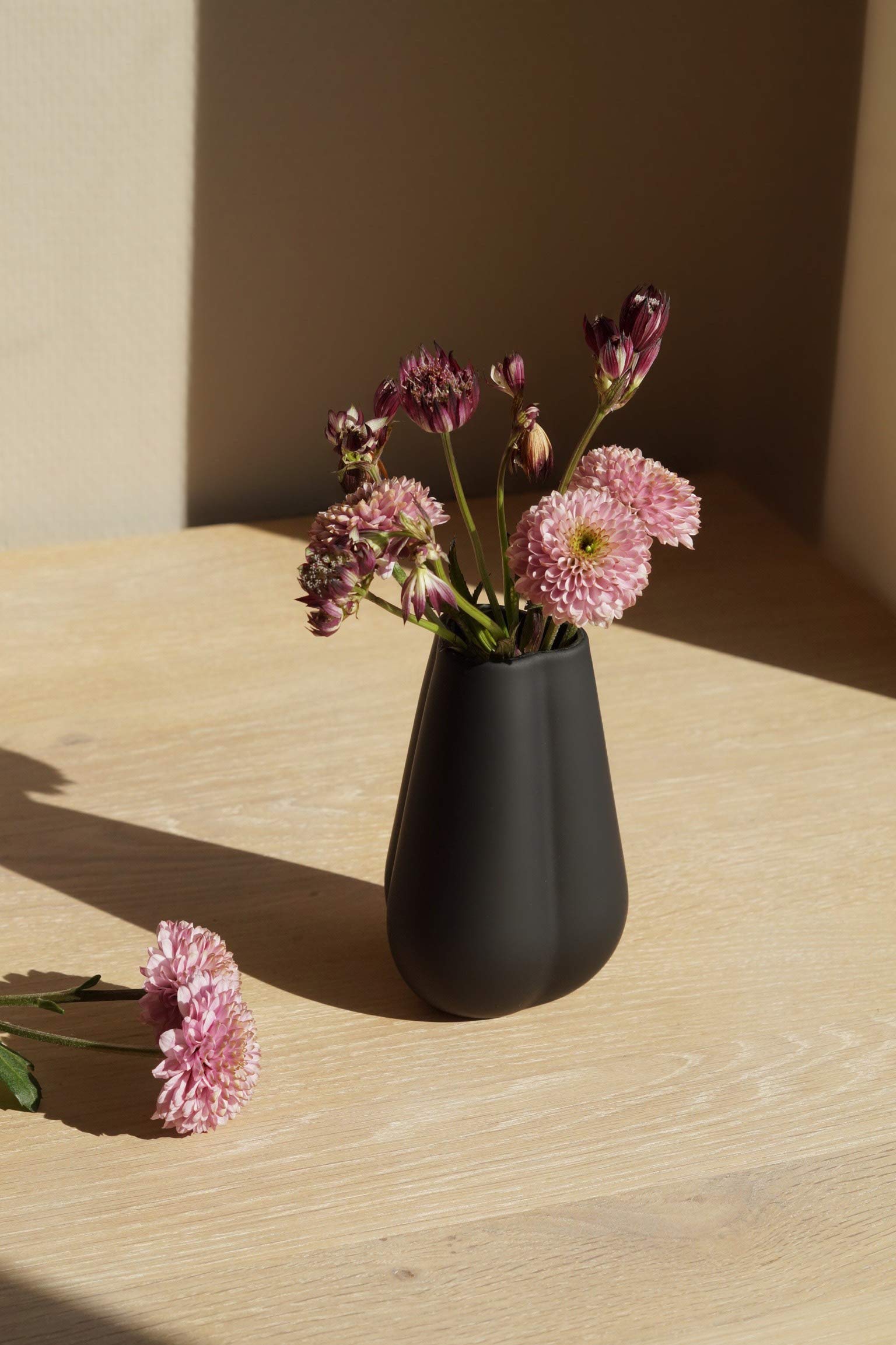 cooee-design-clover-11-cm-vase-keramik-schwarz-matt image 4