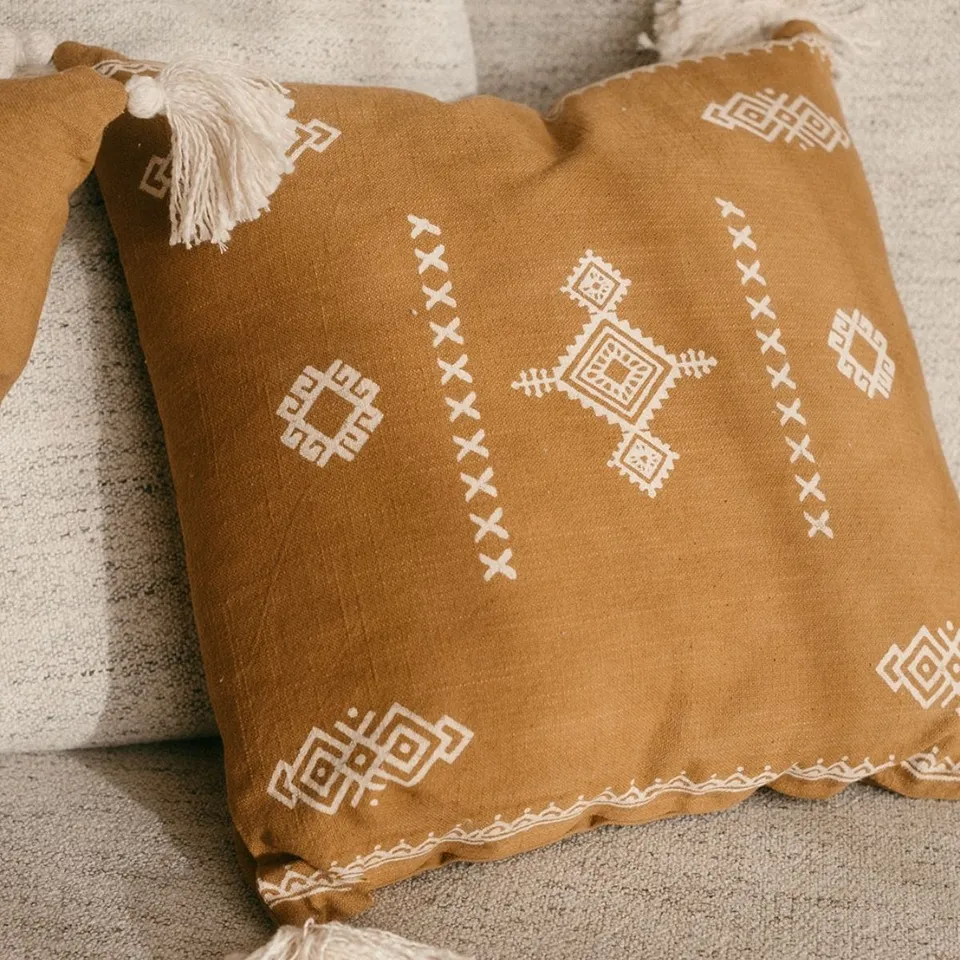 andrea-house-kissen-braun-ethno-45x45-baumwolle image 1
