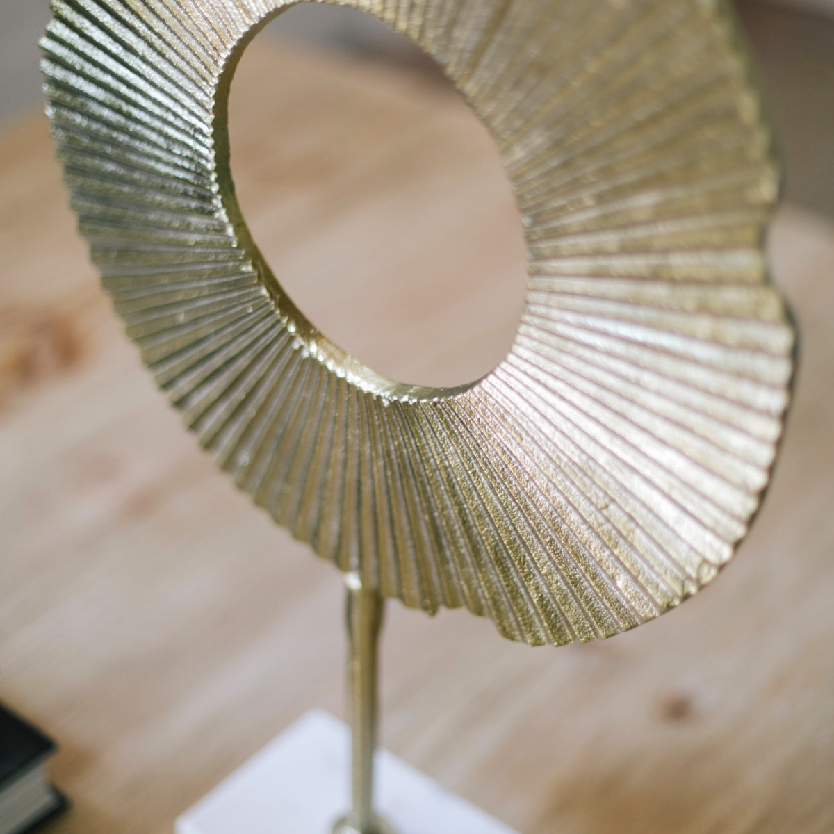andrea-house-decoraci-n-dekofigur-metall-gold-abstrakt image 4