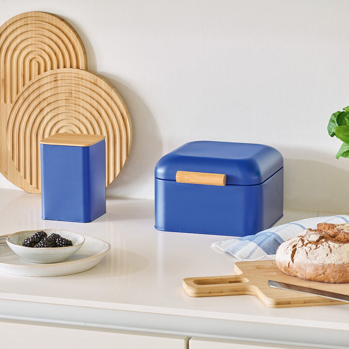 zeller-present-k-che-brotkasten-metall-bambus-blau-retro image 5