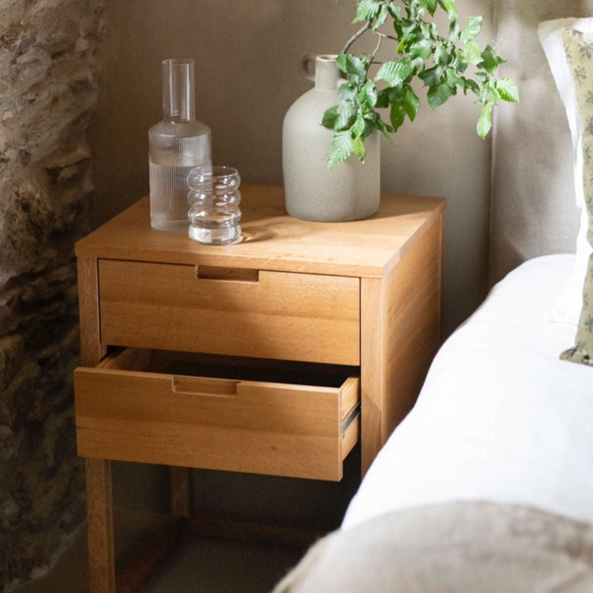andrea-house-mueble-nachttisch-eiche-2-schubladen image 1