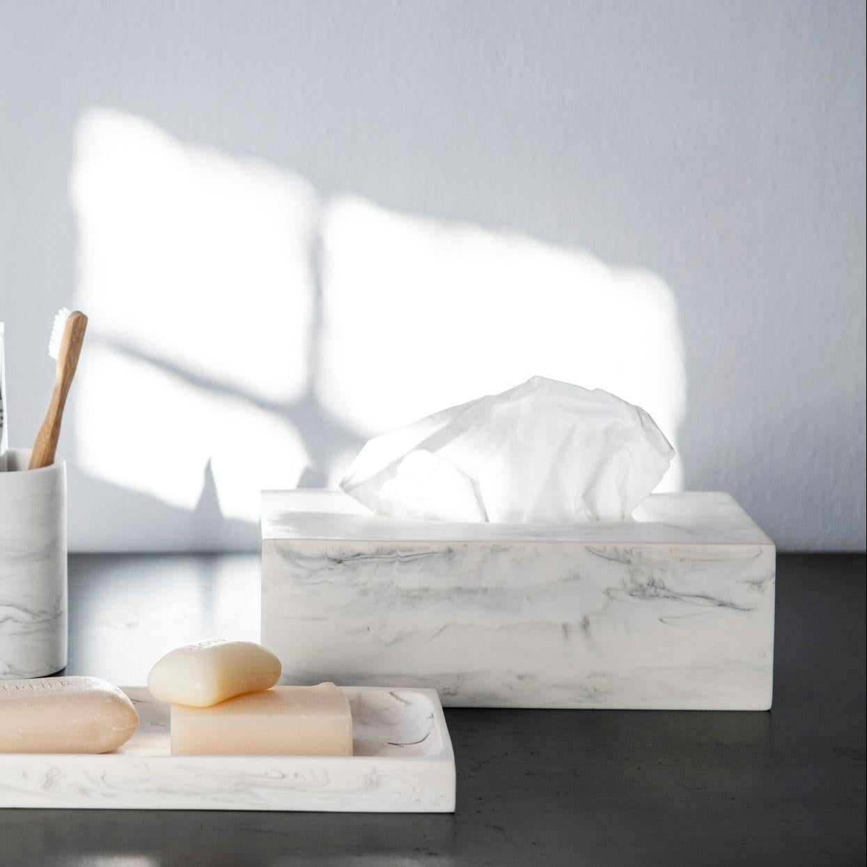 andrea-house-taschentuchbox-marmor-wei image 1