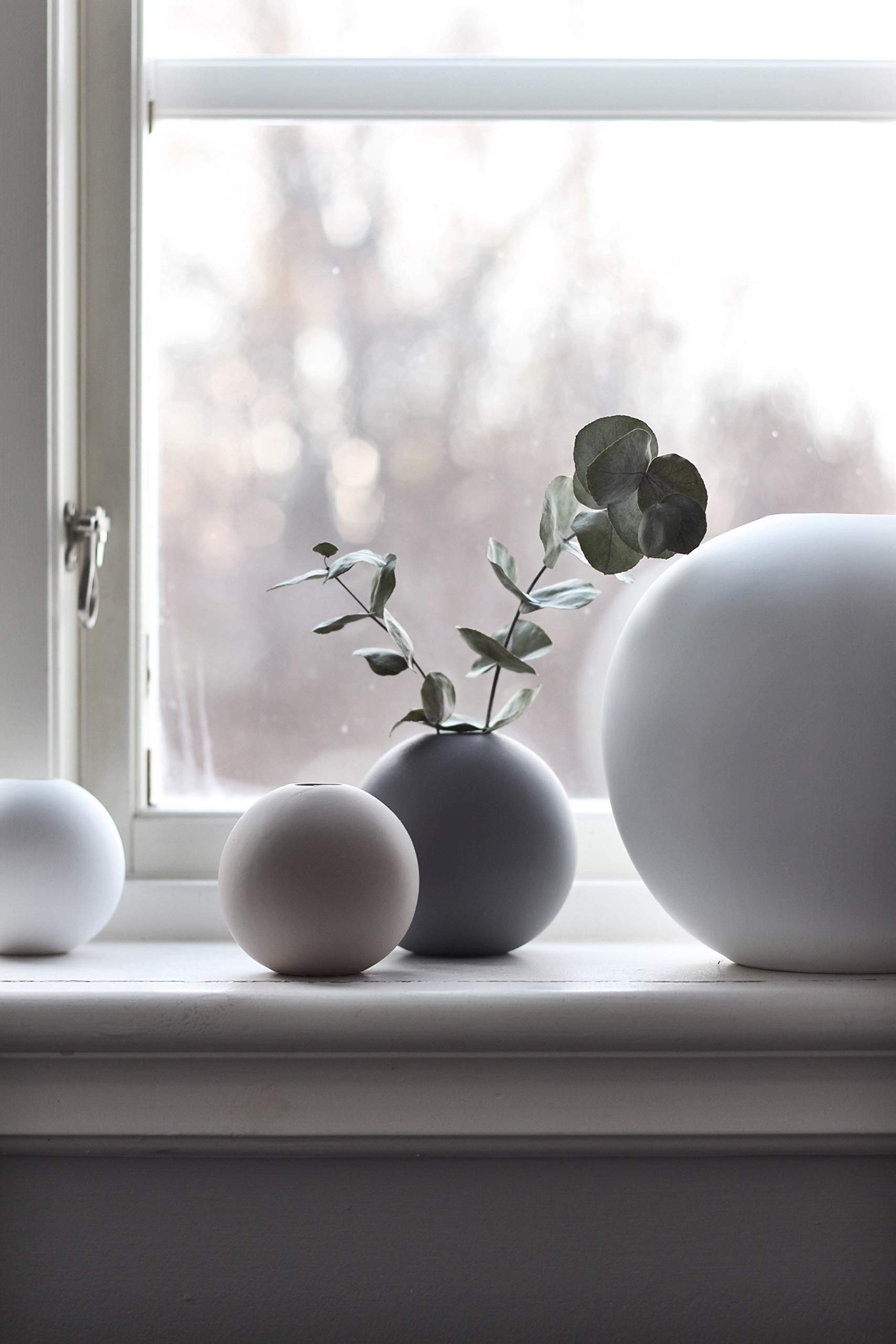 cooee-design-ball-vase-porzellanvase-wei-20-cm-matt image 2