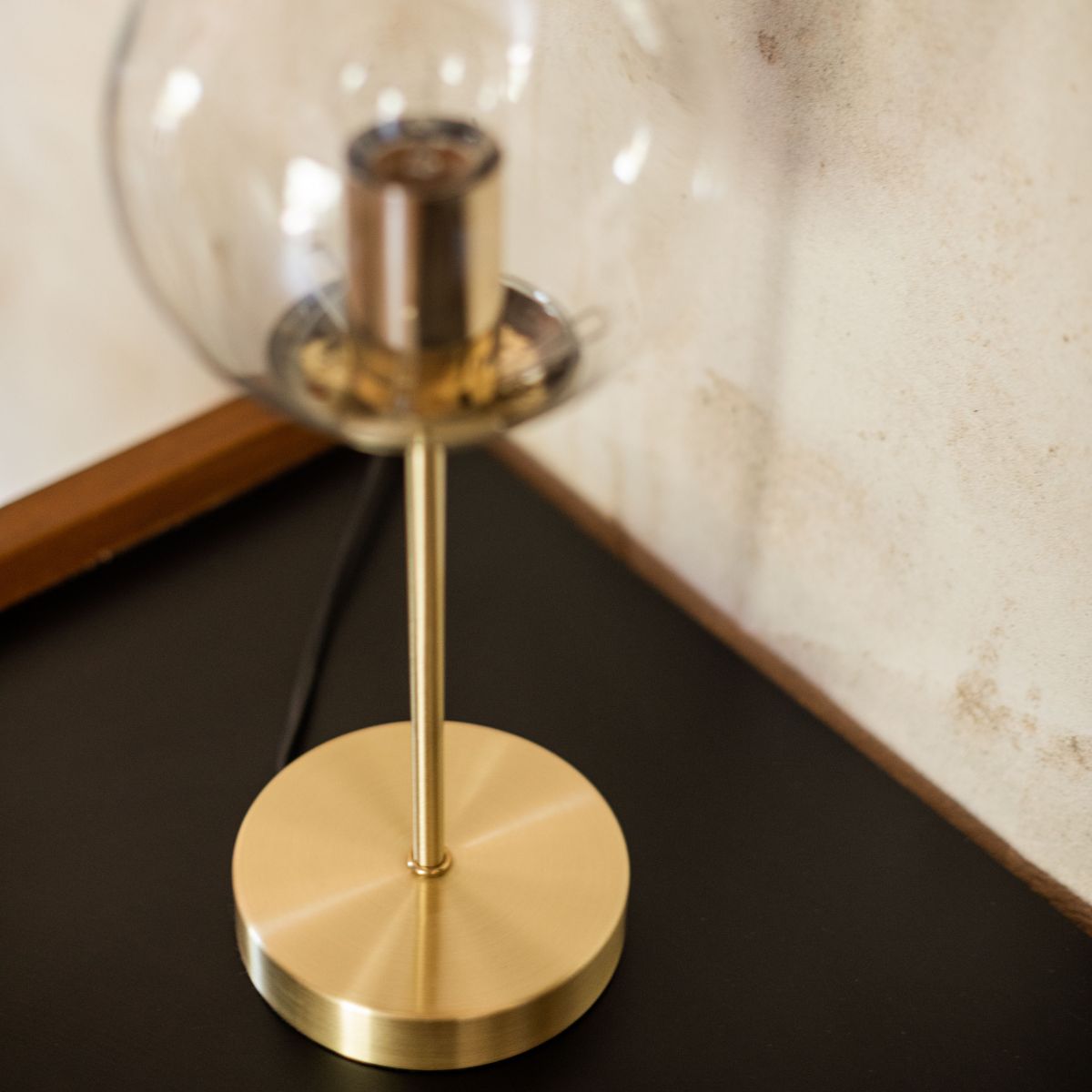 andrea-house-tischlampe-glas-gold-modern-nachttisch image 3