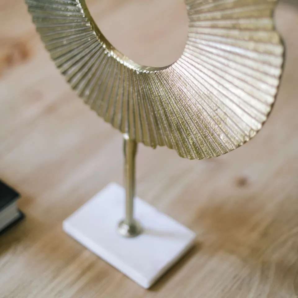 andrea-house-decoraci-n-dekofigur-metall-gold-abstrakt image 1