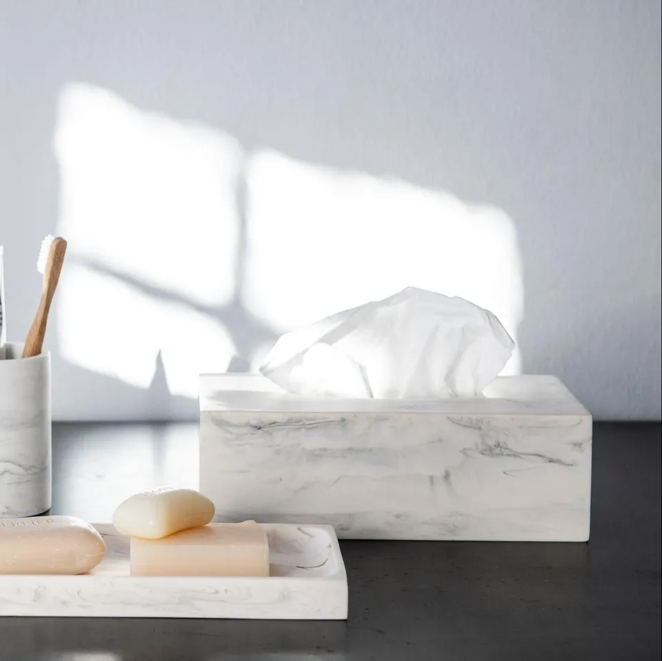 andrea-house-taschentuchbox-marmor-wei image 1