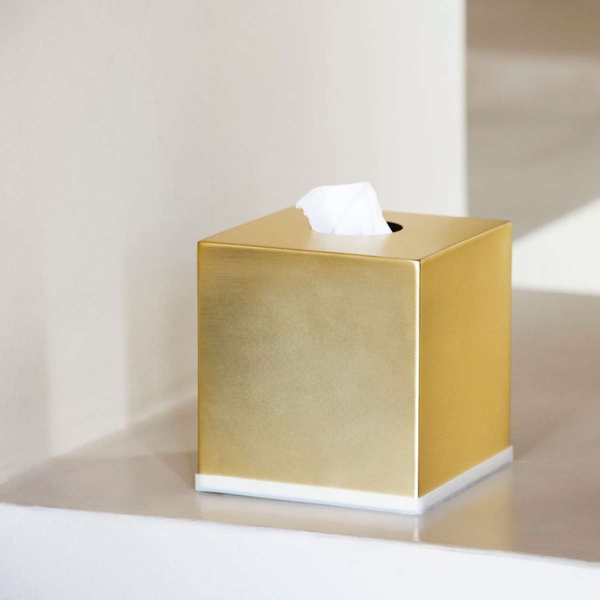 andrea-house-t-cherbox-taschentuchbox-gold-matt-edelstahl image 1