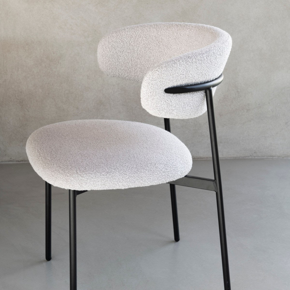 andrea-house-mueble-lucy-stuhl-grau-gepolstert image 2
