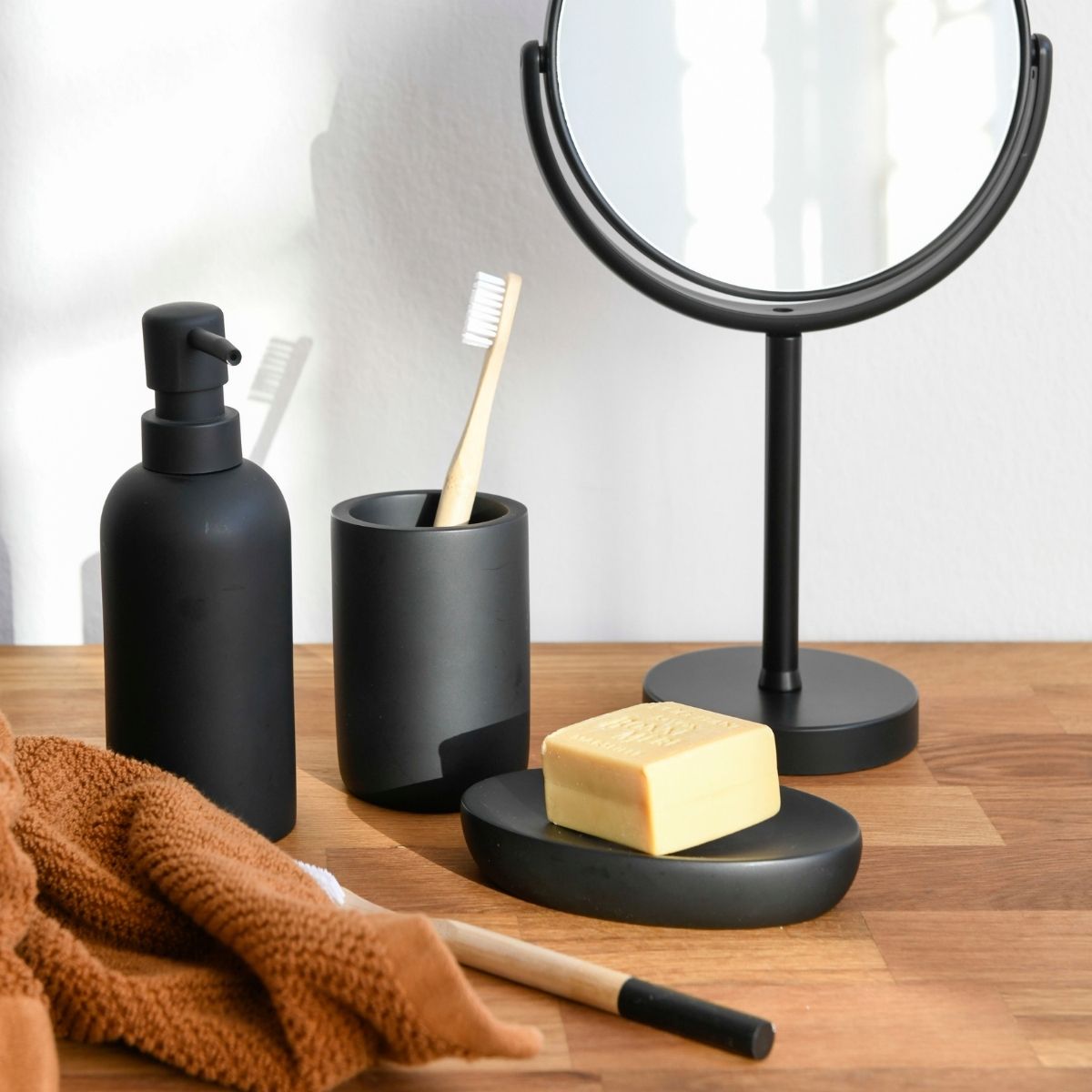 andrea-house-ba-o-zahnb-rstenhalter-schwarz-resin image 2