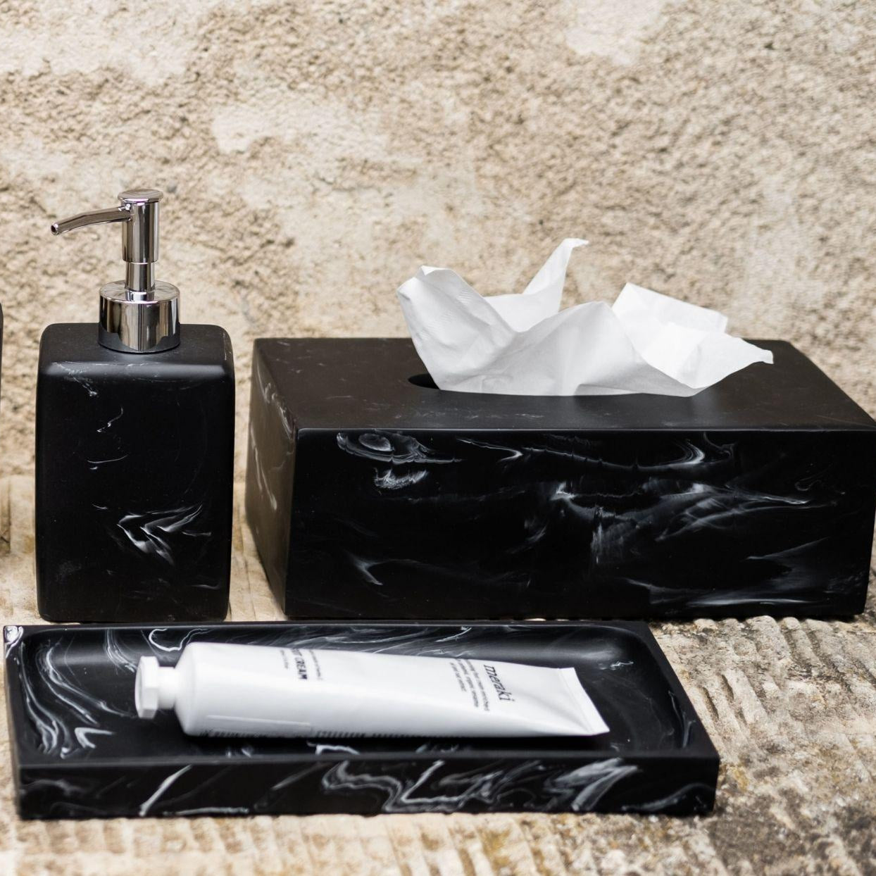 andrea-house-ba-o-taschentuchbox-marmor-schwarz image 1