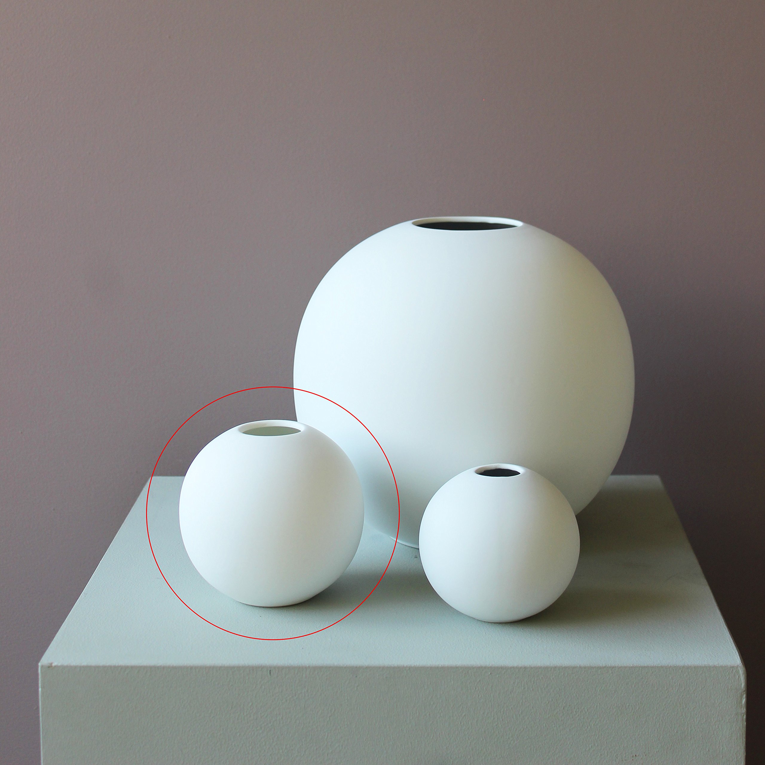 cooee-design-ball-vase-keramikvase-wei-10-cm-matt image 3