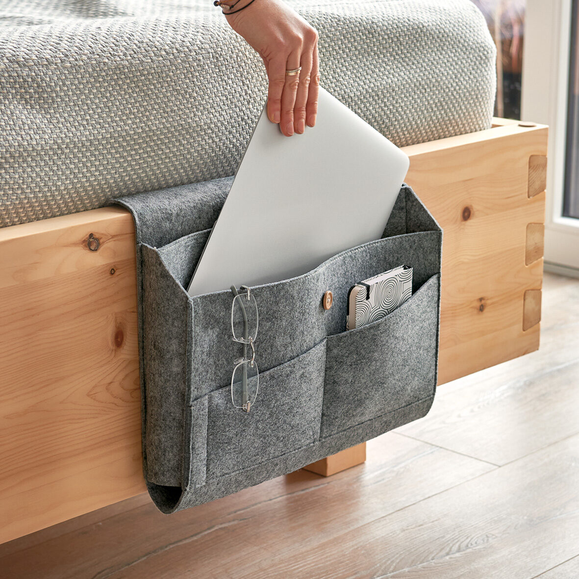zeller-present-home-living-couch-organizer-filz-grau-sofatasche image 3