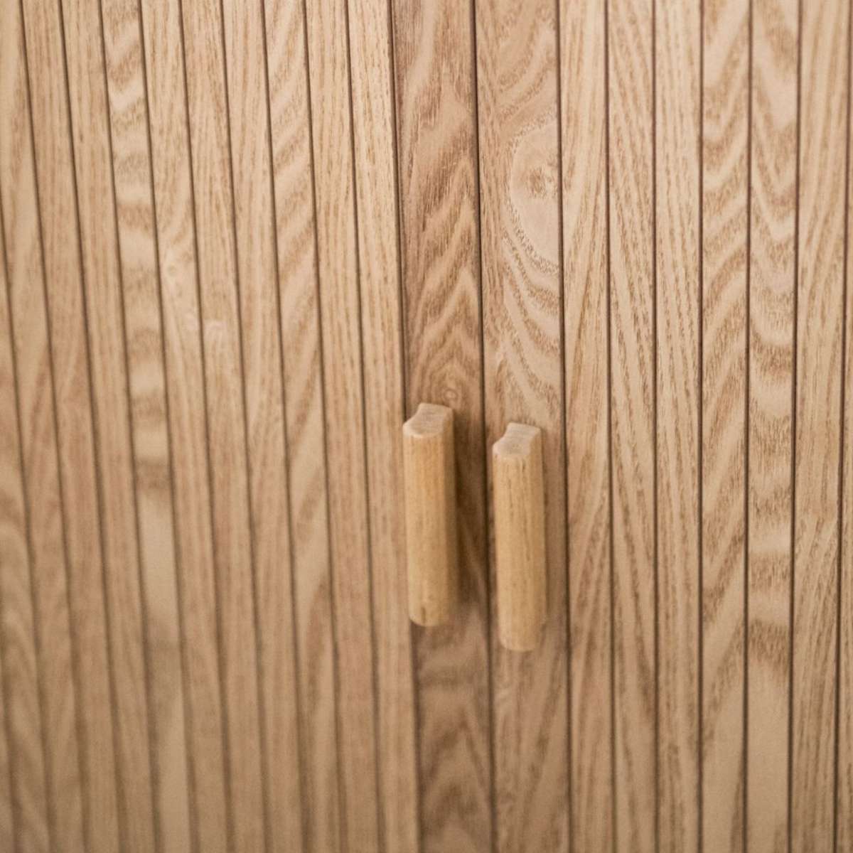 andrea-house-schrank-holz-esche-schiebet-ren-natur image 8