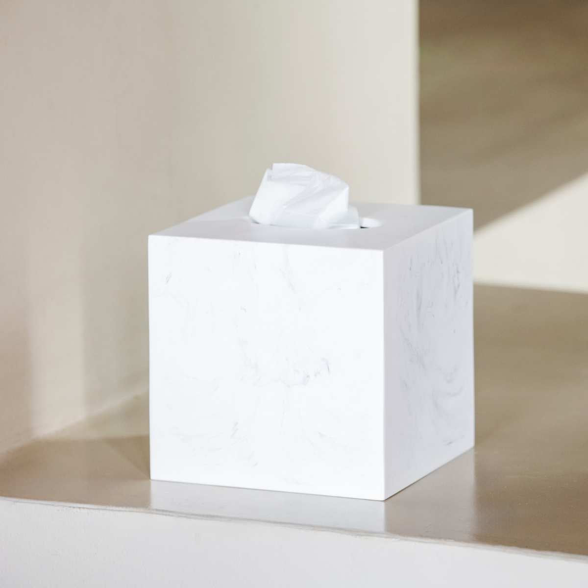 andrea-house-ba-o-taschentuchbox-wei-polyresin-eckig image 1