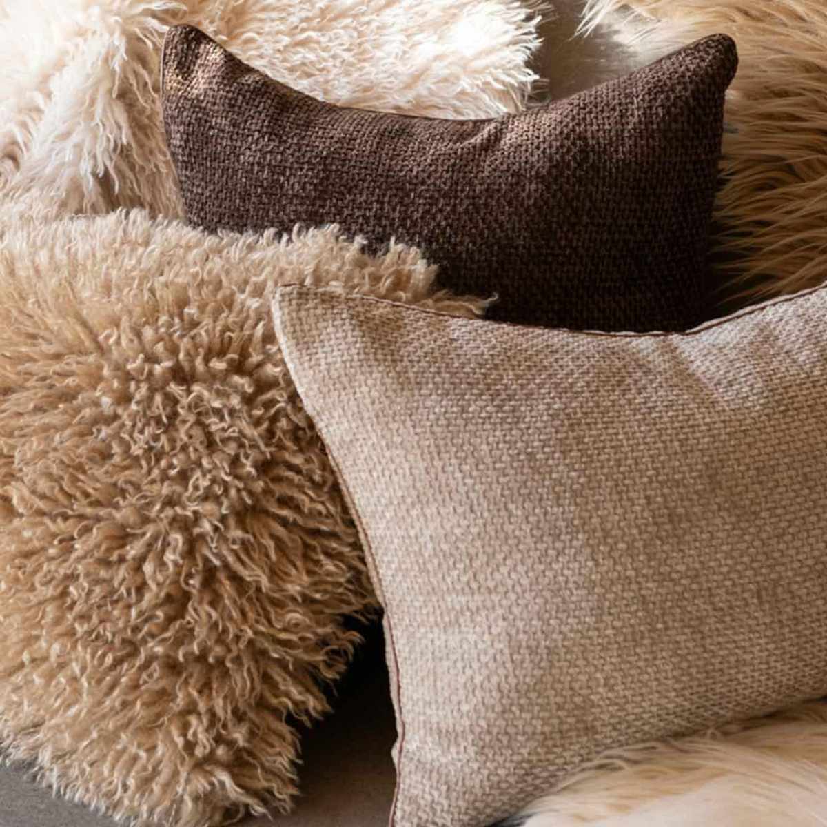 andrea-house-kissen-50x50-braun-chenille-quadratisch image 3
