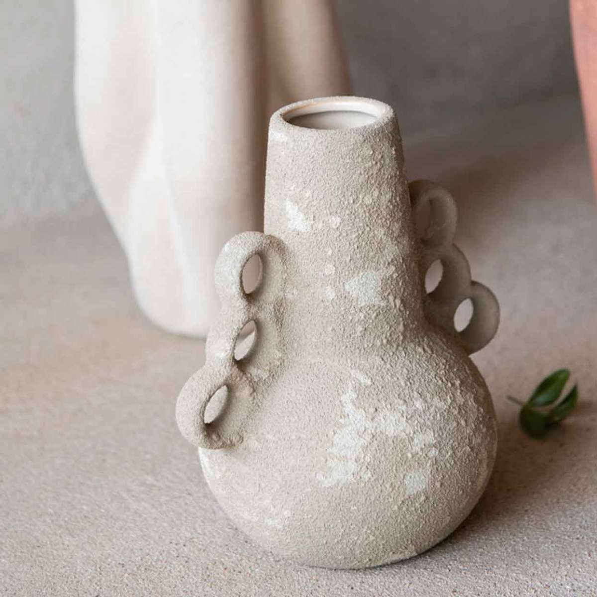 andrea-house-atacama-vase-keramik-braun-19-cm image 1